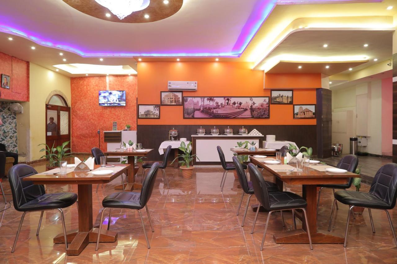 Hotel Vivek Continental Gwalior Exterior photo