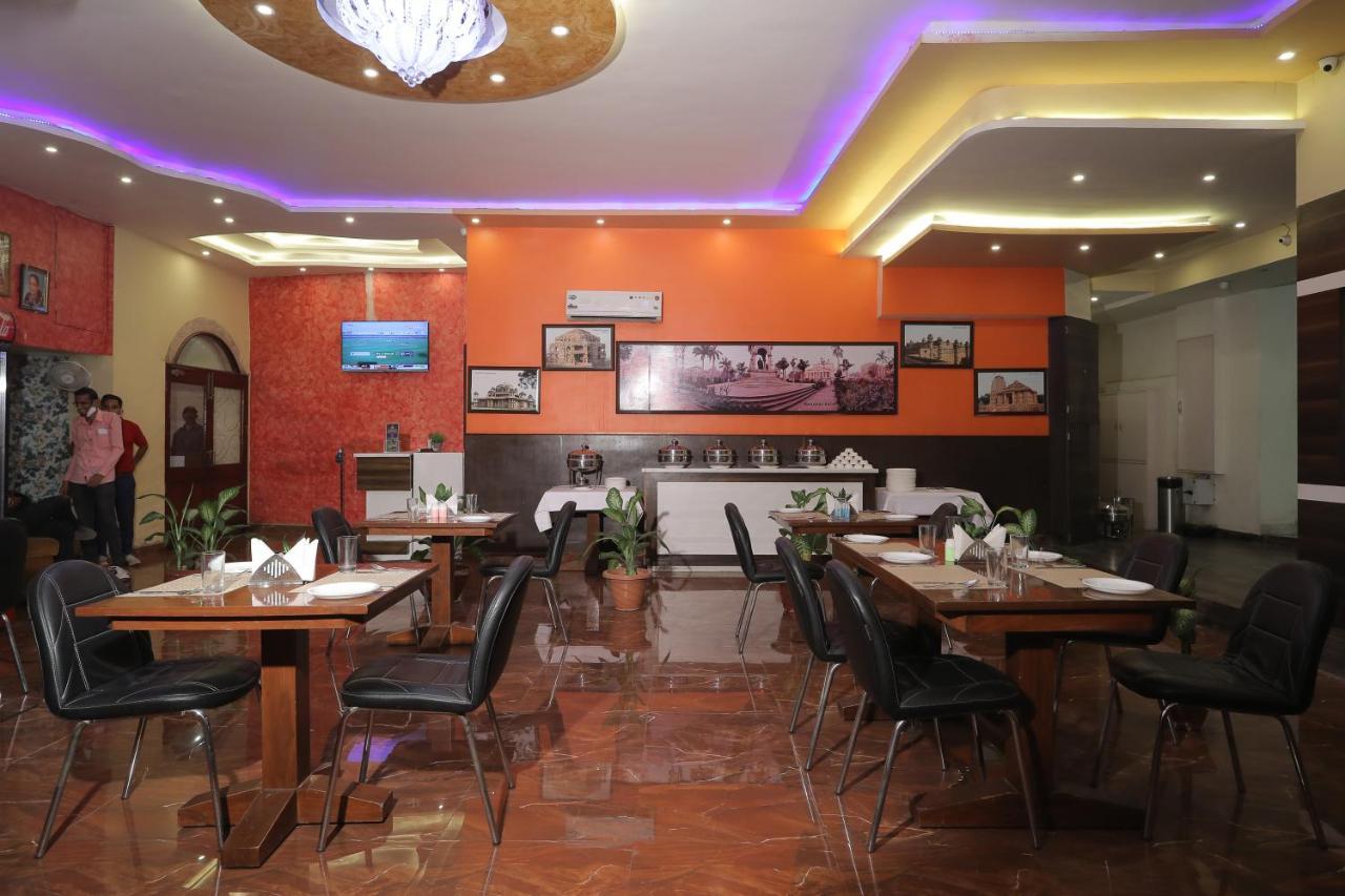 Hotel Vivek Continental Gwalior Exterior photo