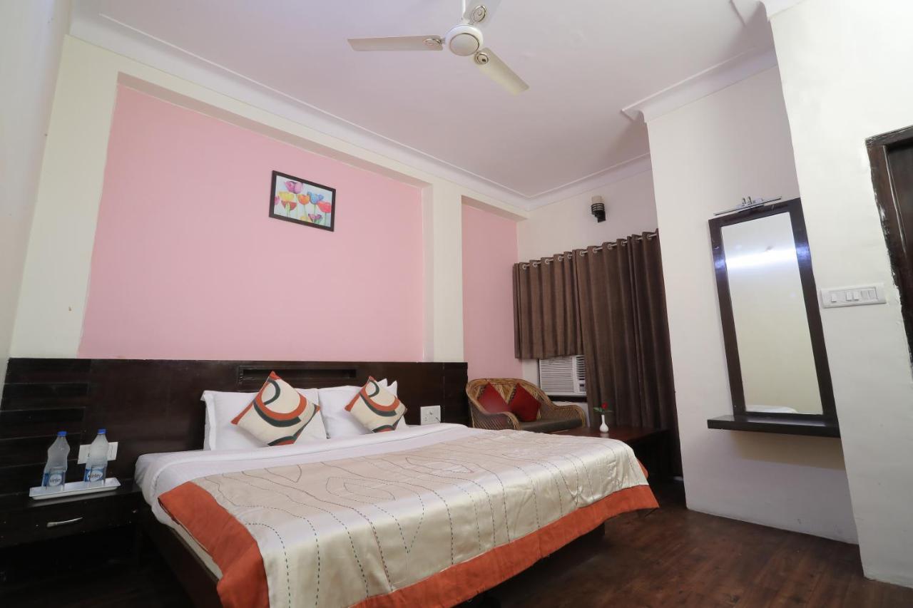 Hotel Vivek Continental Gwalior Exterior photo